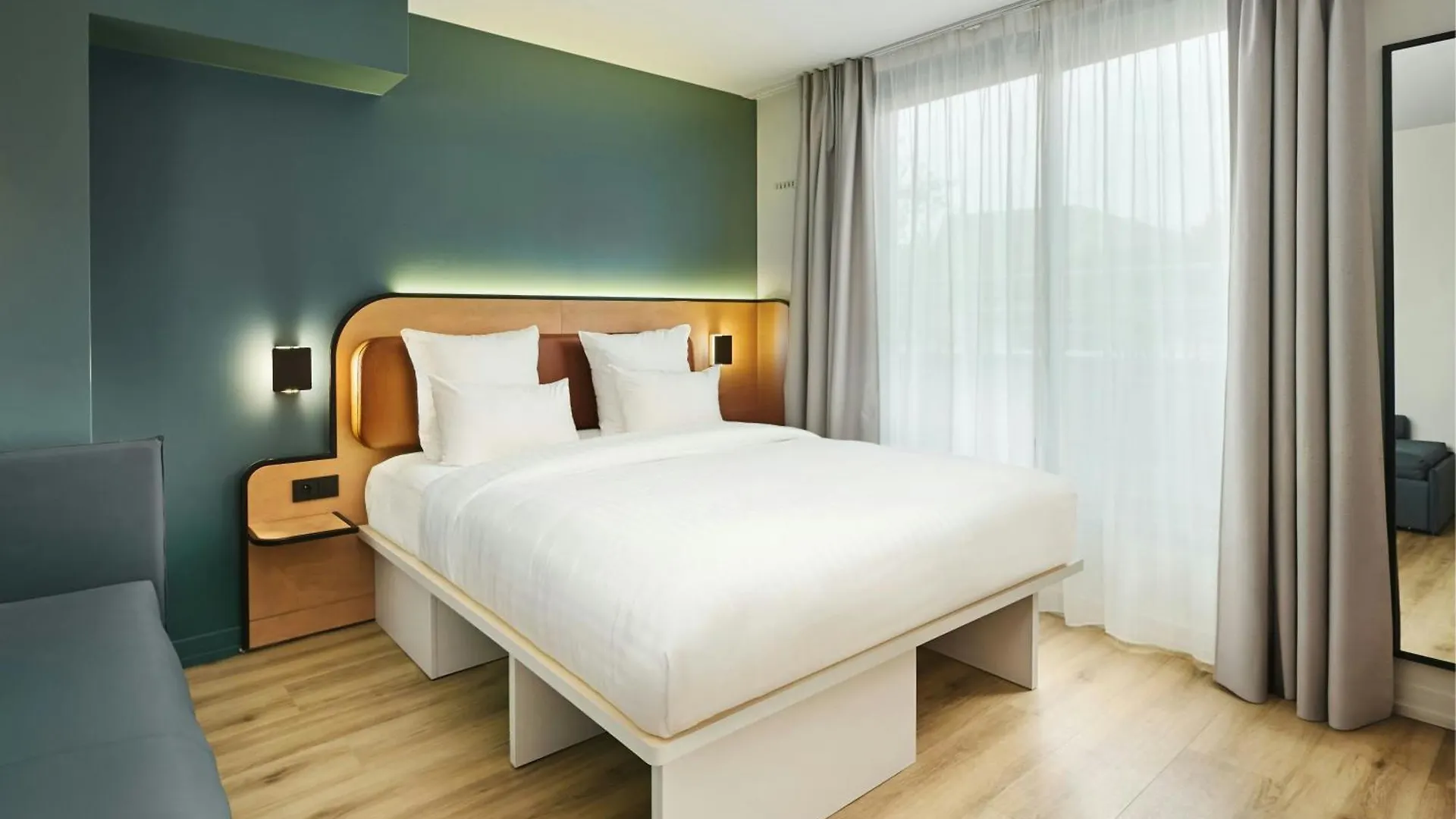 Moxy Bastille Hotel