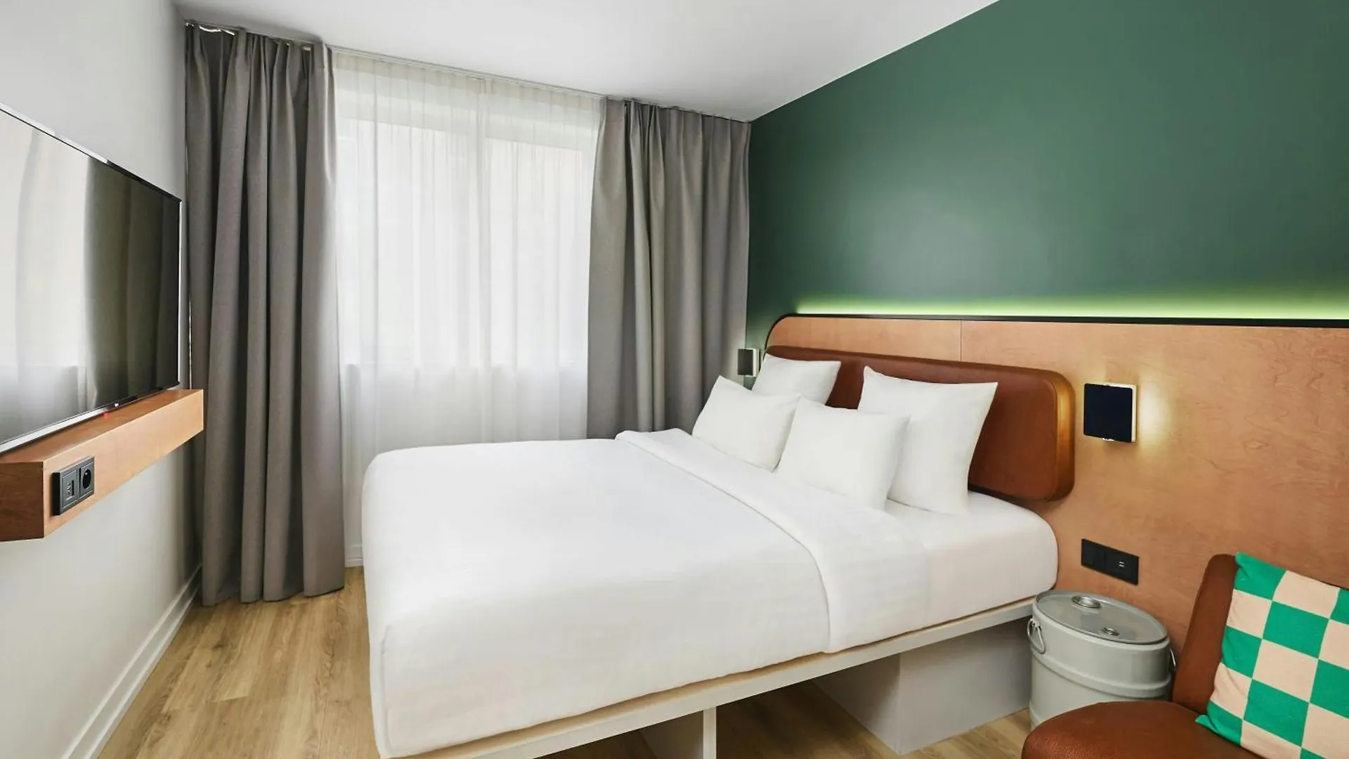 Moxy Bastille Hotel